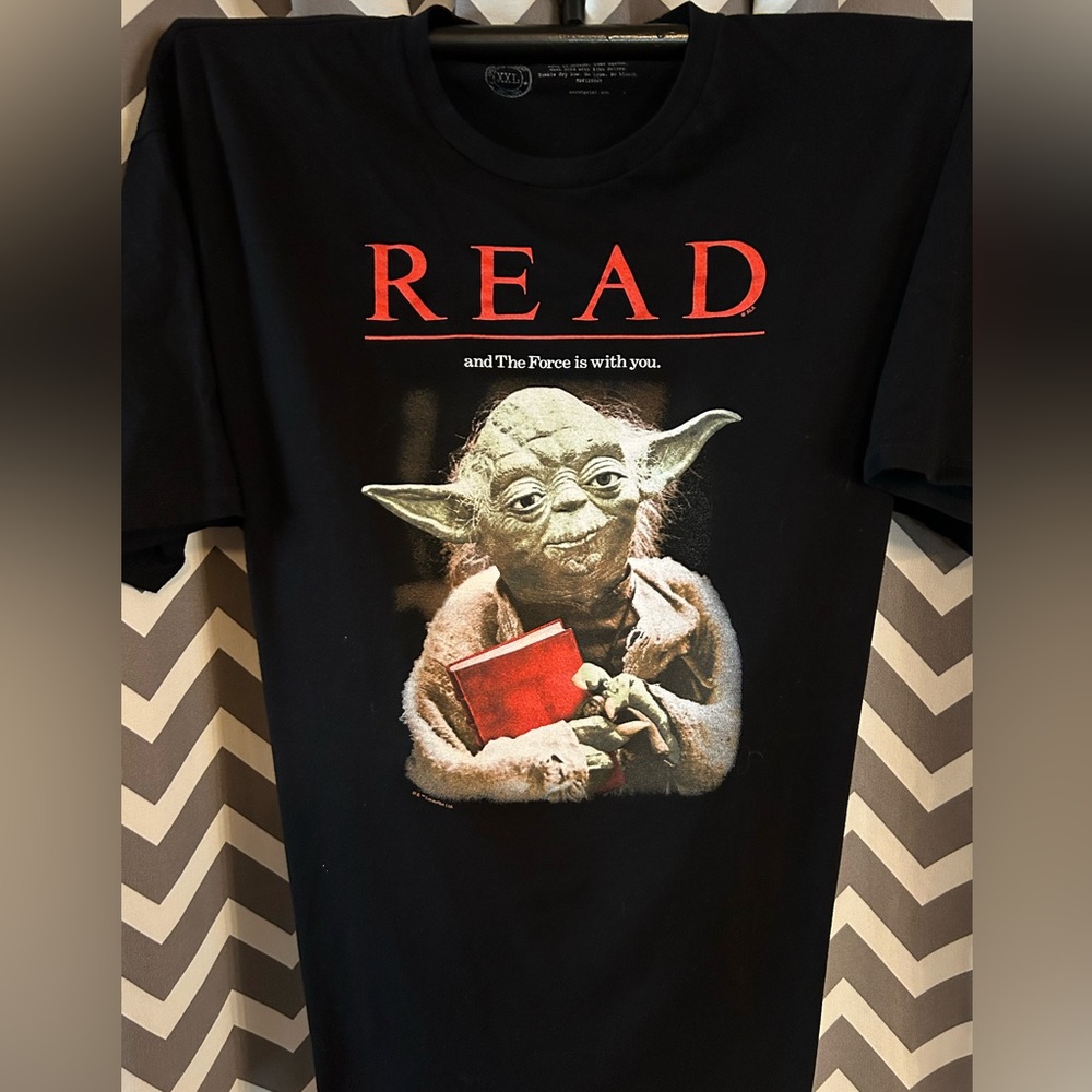 READ and The Force is with you ~Yoda Graphic Tee - Picture 2 of 3